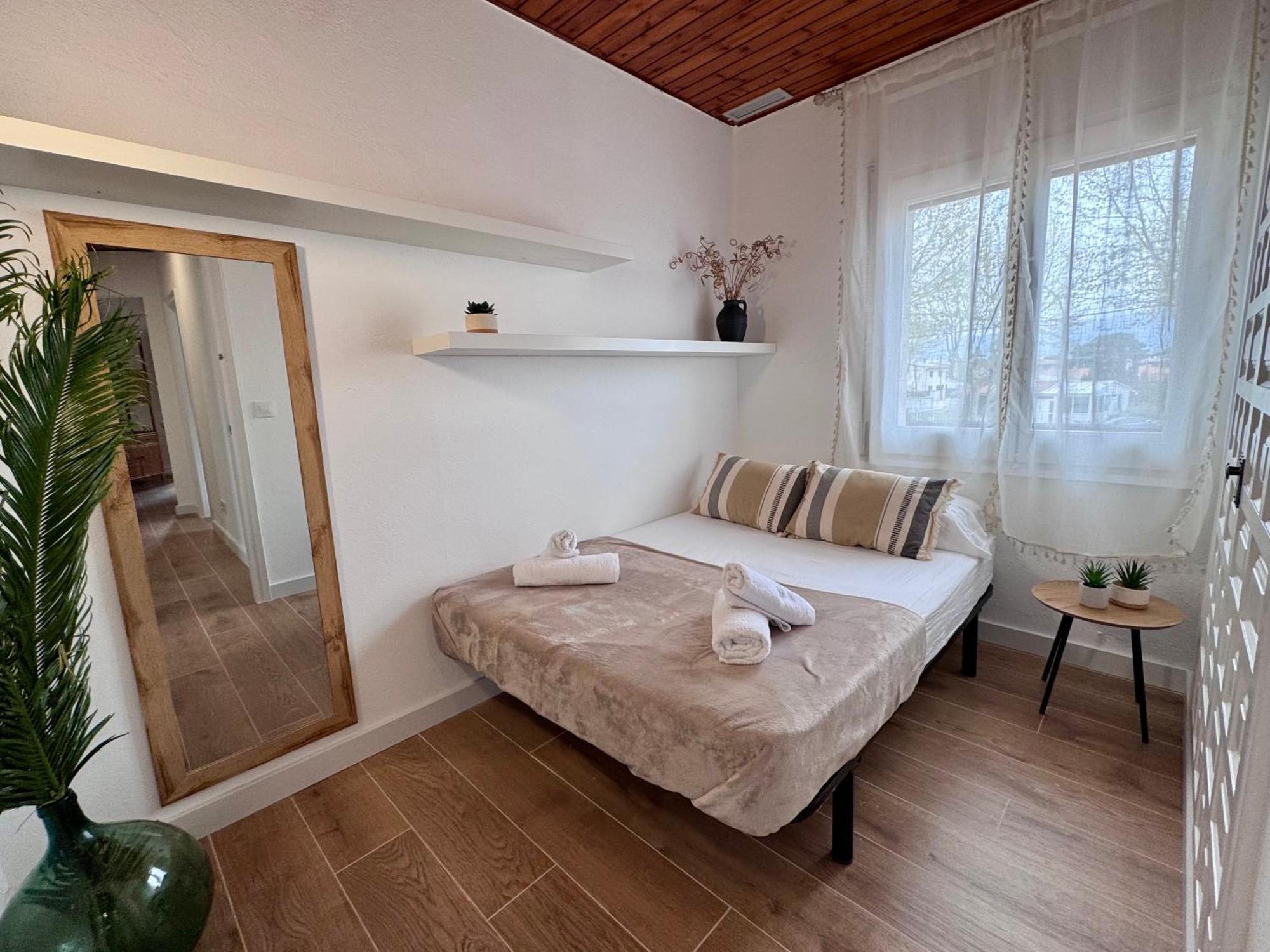 Gorgot P1 I Apartamento Con Terraza Y Piscina Comunitaria Cerca De La Playa Empuriabrava Eksteriør billede