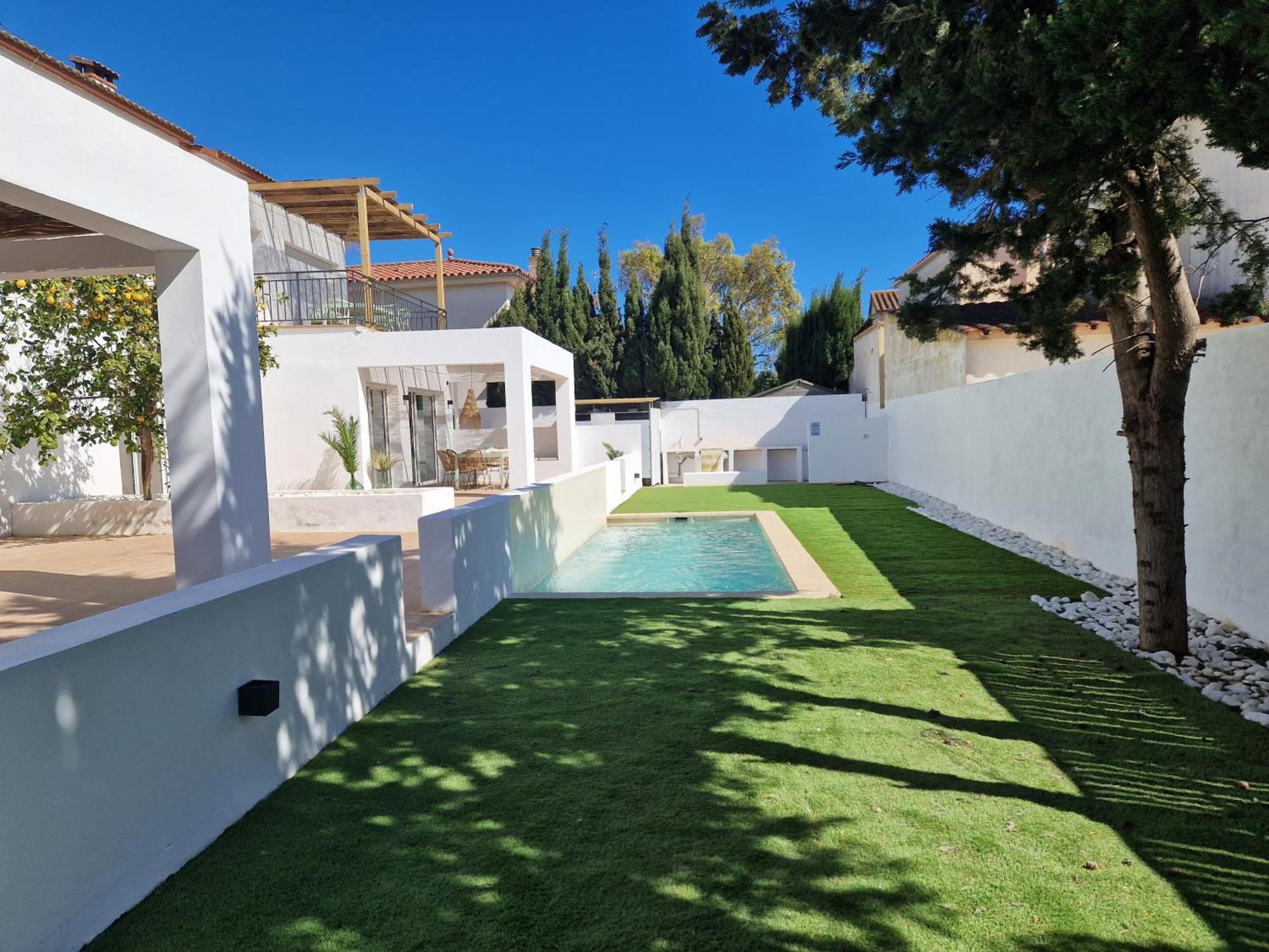 Gorgot P1 I Apartamento Con Terraza Y Piscina Comunitaria Cerca De La Playa Empuriabrava Eksteriør billede