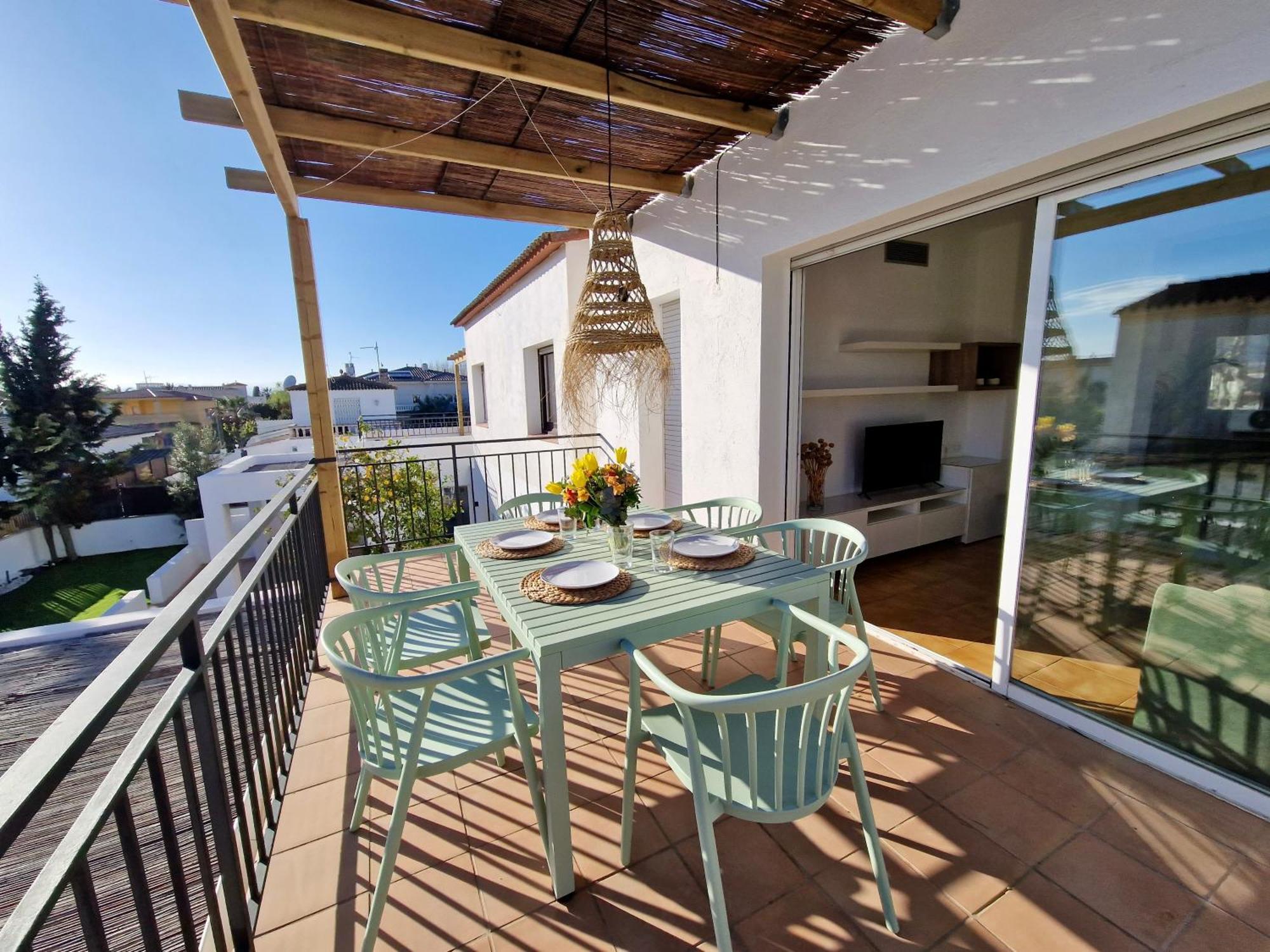 Gorgot P1 I Apartamento Con Terraza Y Piscina Comunitaria Cerca De La Playa Empuriabrava Eksteriør billede