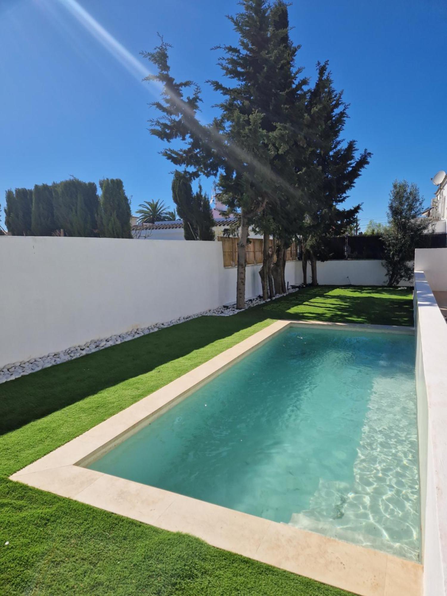 Gorgot P1 I Apartamento Con Terraza Y Piscina Comunitaria Cerca De La Playa Empuriabrava Eksteriør billede