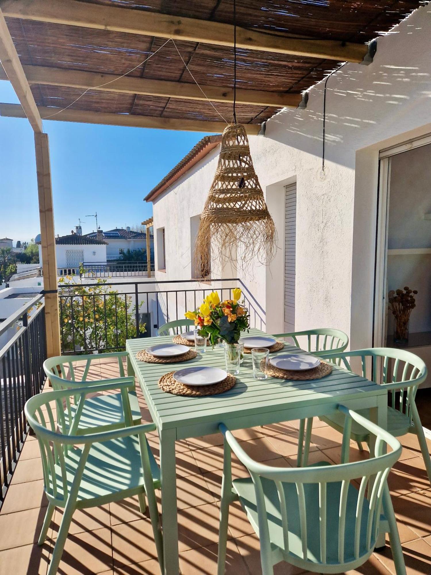 Gorgot P1 I Apartamento Con Terraza Y Piscina Comunitaria Cerca De La Playa Empuriabrava Eksteriør billede